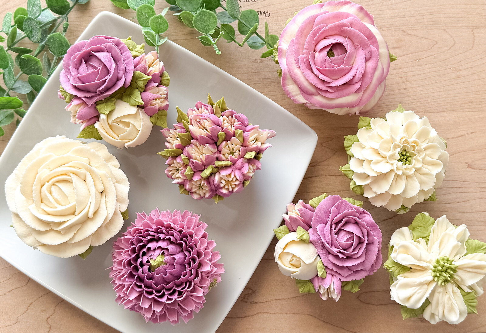 Buttercream flower cupcakes in pink and cream